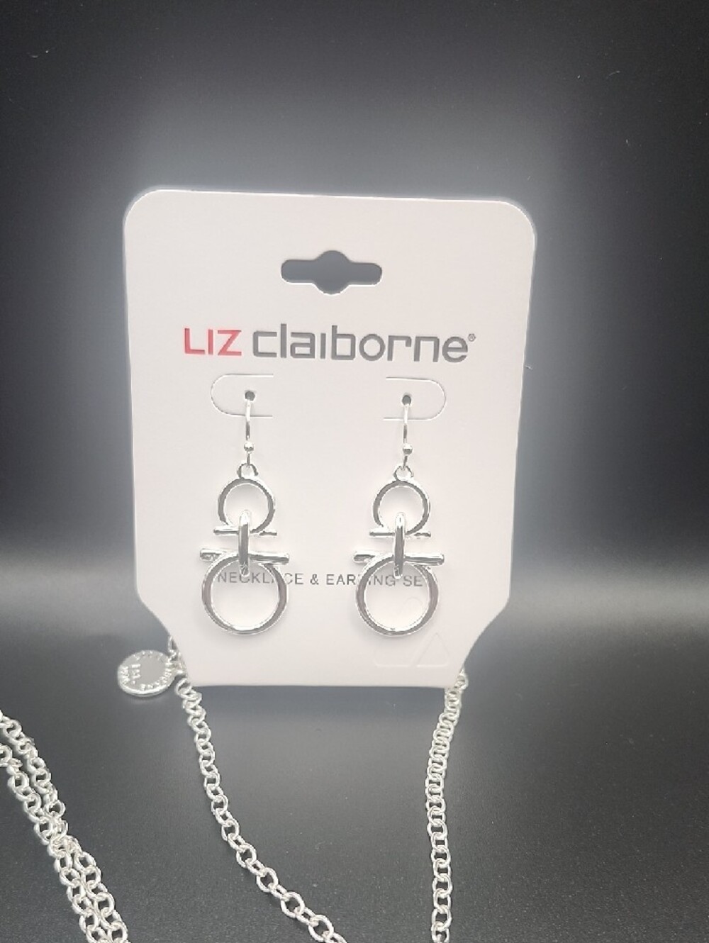 Liz Claiborne Silver Linked Circle Pendant Necklace with Matching Earrings - Picture 2 of 4